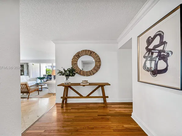 199 Ocean Lane Dr, Key Biscayne, FL