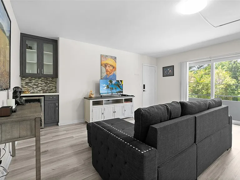 1601 Bay Rd #7 — Photo 2
