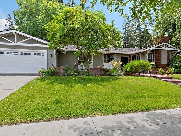 4th image of 208 Blossom Glen Way