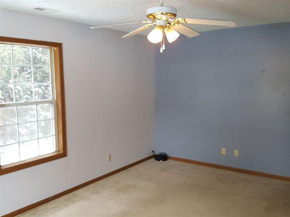 3rd image of 317 W Elm St