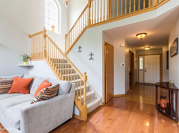 3rd image of 1127 Lillian Ln