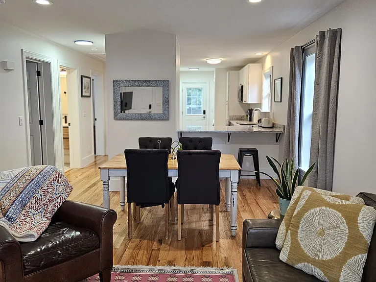 138 Clingman Ave — Photo 6
