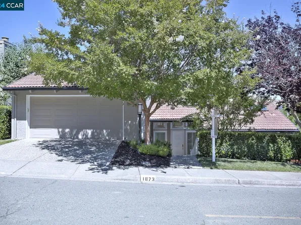 1873 Saint Andrews Dr, Moraga, CA 94556