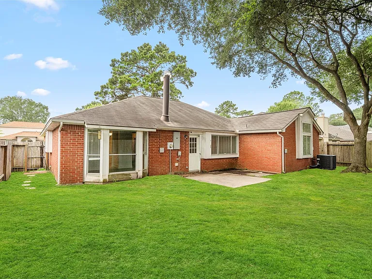 22514 Round Valley Dr — Photo 34