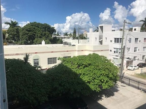 4th image of 801 Meridian Ave APT 4B