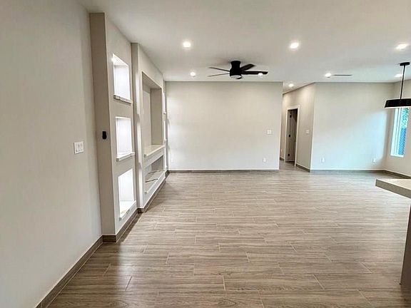 3rd image of 317 Avenida Del Sol A And #B