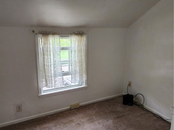 864 Davies Ave, Akron, OH 44306
