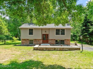 12 Nott Rd, Guilderland, NY 12084