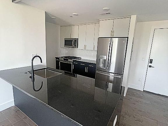 3rd image of 1501 N 31st St #215