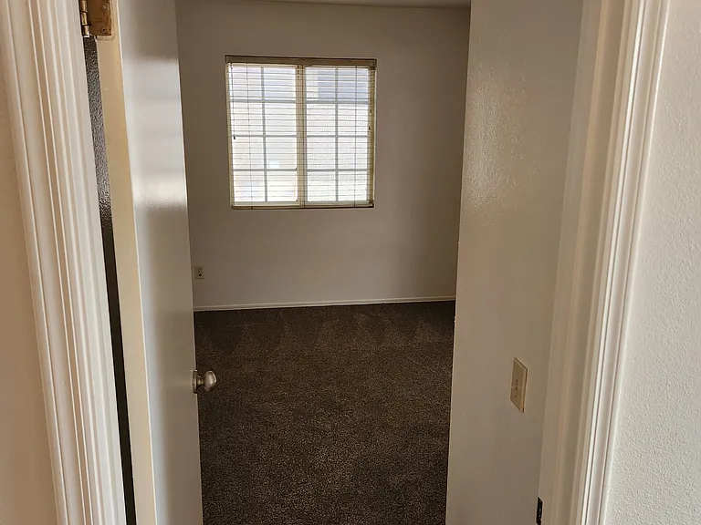 2721 W Estrella Dr — Photo 20