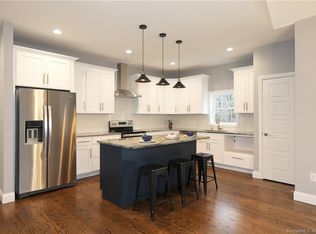285 Willard Ave, Newington, CT 06111