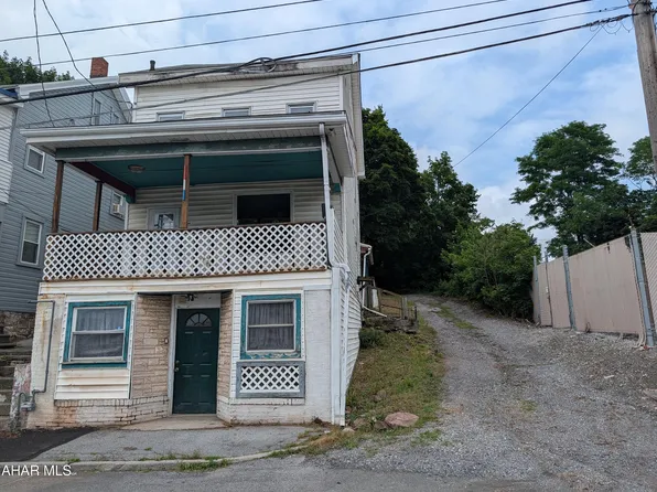 1908 Pine Ave, Altoona, PA 16601