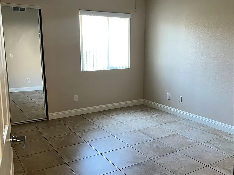 5154 S Jones Blvd #103 — Photo 7