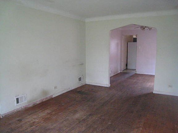 4th image of 11351 S Washtenaw Ave
