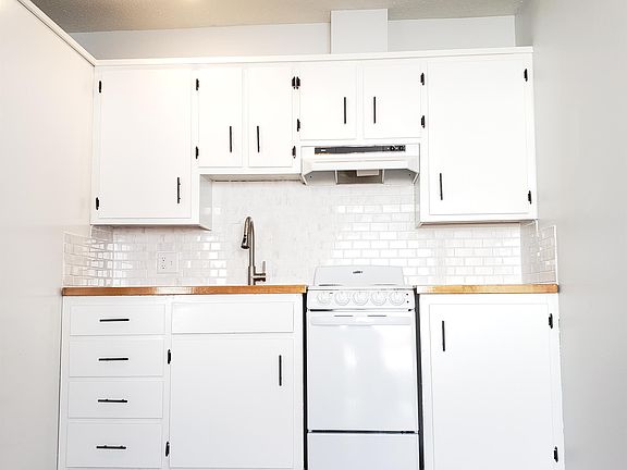3rd image of 1010 Washington St #102