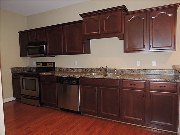 4th image of 5665 Garden Cir