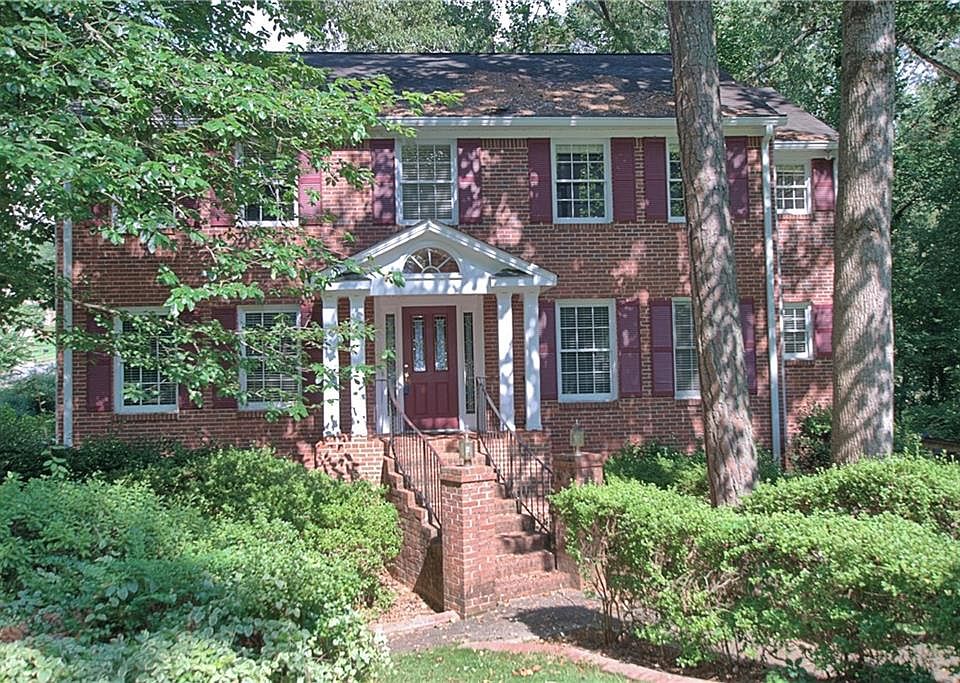 1st image of 2416 Stockton Dr