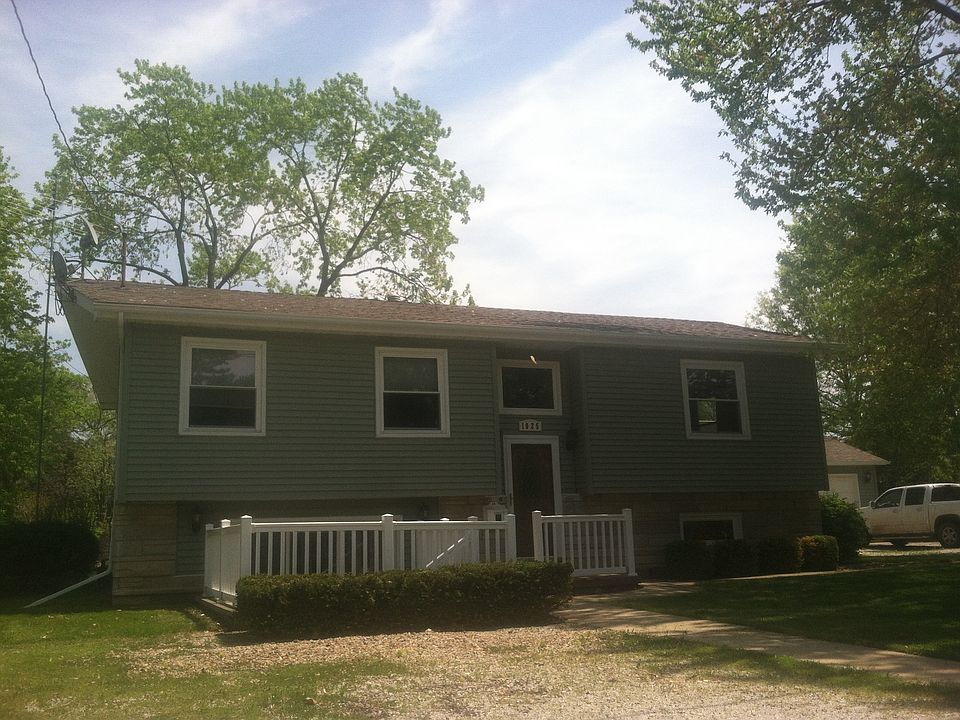 1st image of 1025 N Wood St