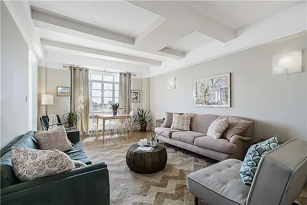 Sold by Avenue Sotheby's International Realty | media 11