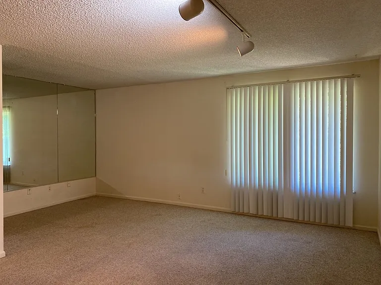 1705 Heatheridge Rd #I204 — Photo 14