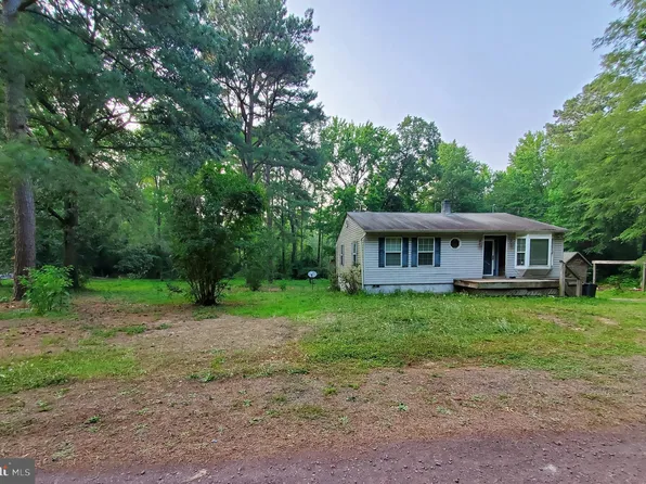 97 Woodbine Dr, Colonial Beach, VA 22443