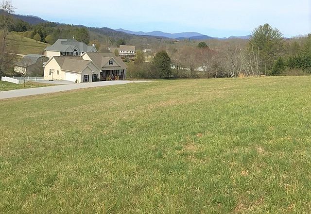 1st image of 415 Brookstone Vista Ln