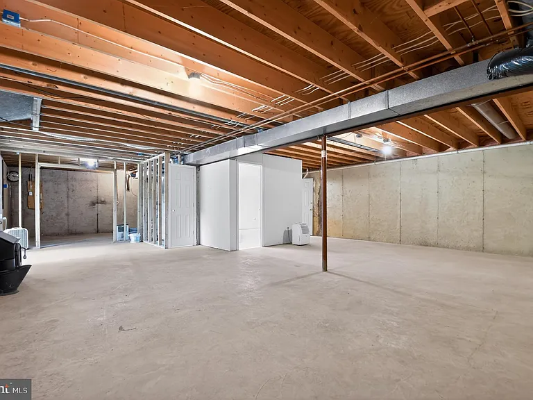5118 Coach Ct — Photo 24