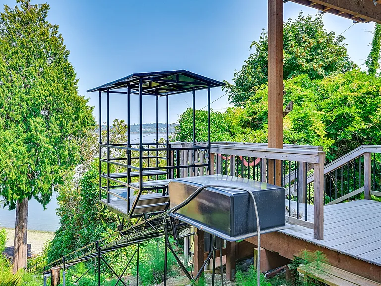 9946 Johnson Point Rd NE — Photo 37