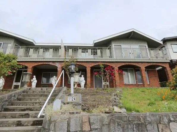 1124 Holdom Ave #1124, Burnaby, BC V5B 3V6