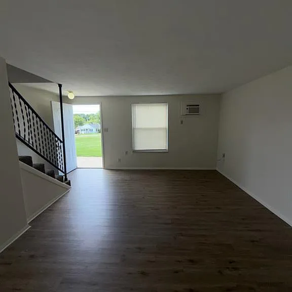336 Grove St — Photo 9