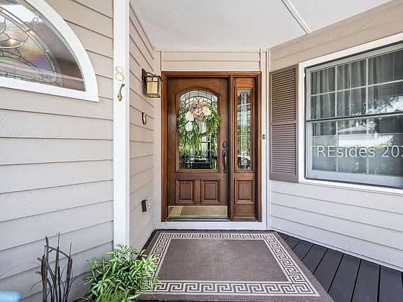 4th image of 8 River Marsh Ln