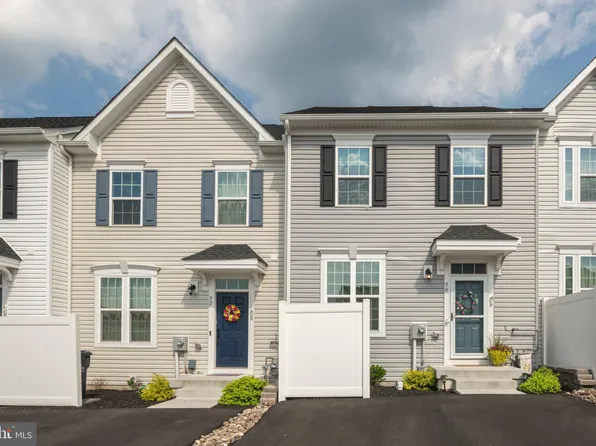 50 Hunters Dr, Gilbertsville, PA 19525