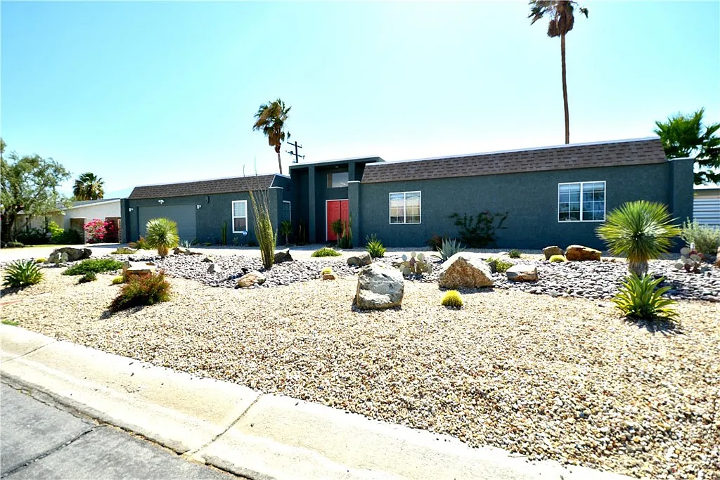 Building Photo - 2375 N San Antonio Rd
