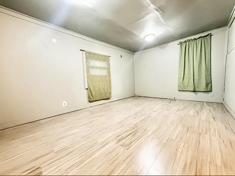 1308 W 13th Ave — Photo 8