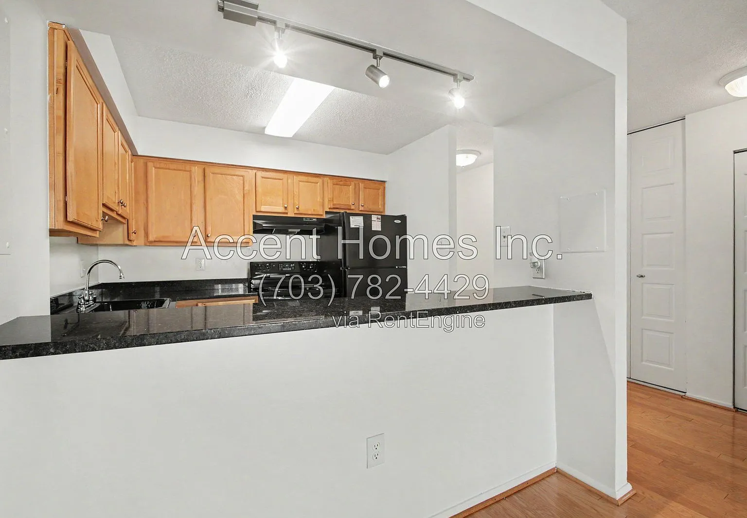1 bed, 1.0 bath, 604 sqft, $1,900 — Photo 4