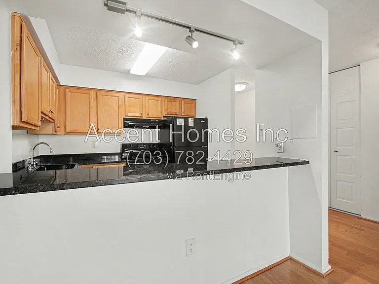 4500 S Four Mile Run Dr #608 — Photo 4