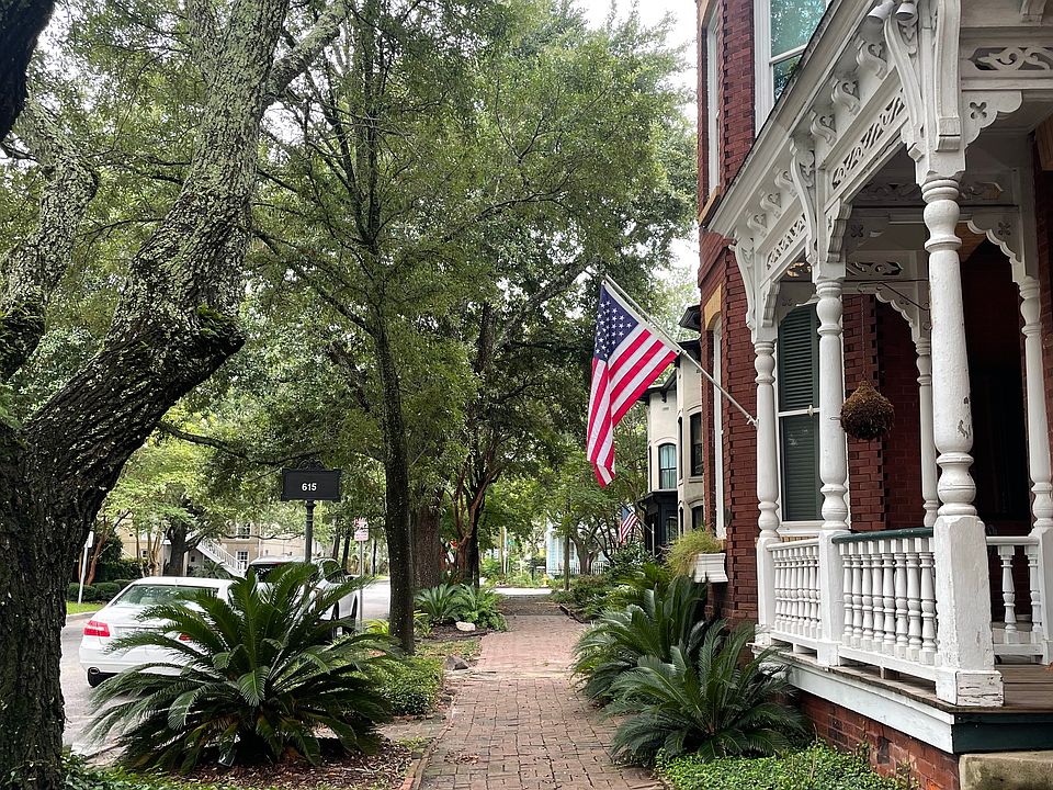 Pretty street with lovely homes and landscaping.