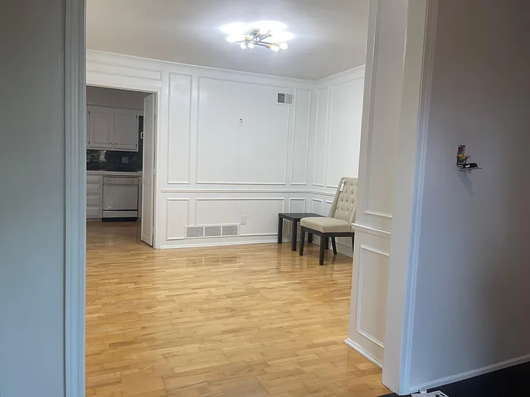6259 Rosewood St — Photo 11