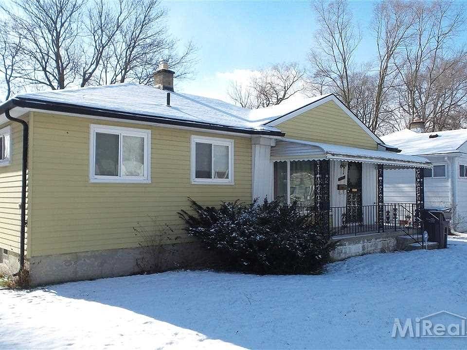 2nd image of 28241 Rosewood St