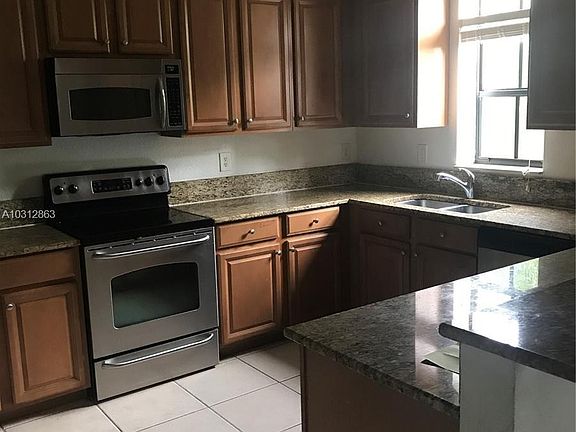 5th image of 10388 NW 31st Ter