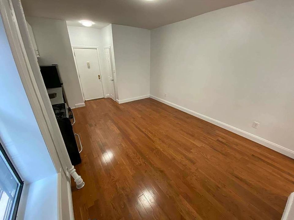 2nd image of 538 E 21st St #1