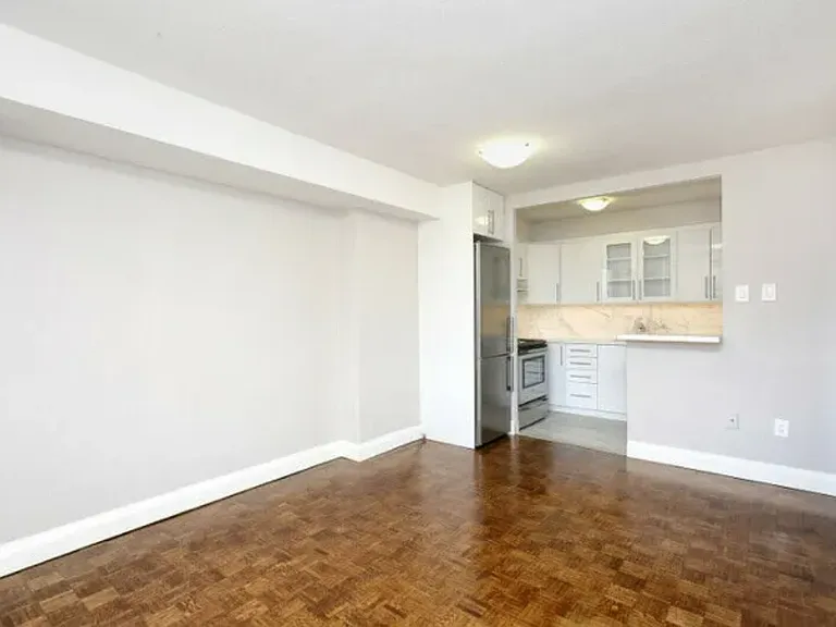 1251 King St W — Photo 43
