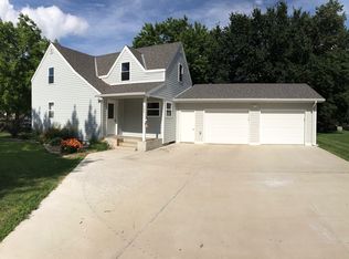 308 N Main St, Howard, SD 57349