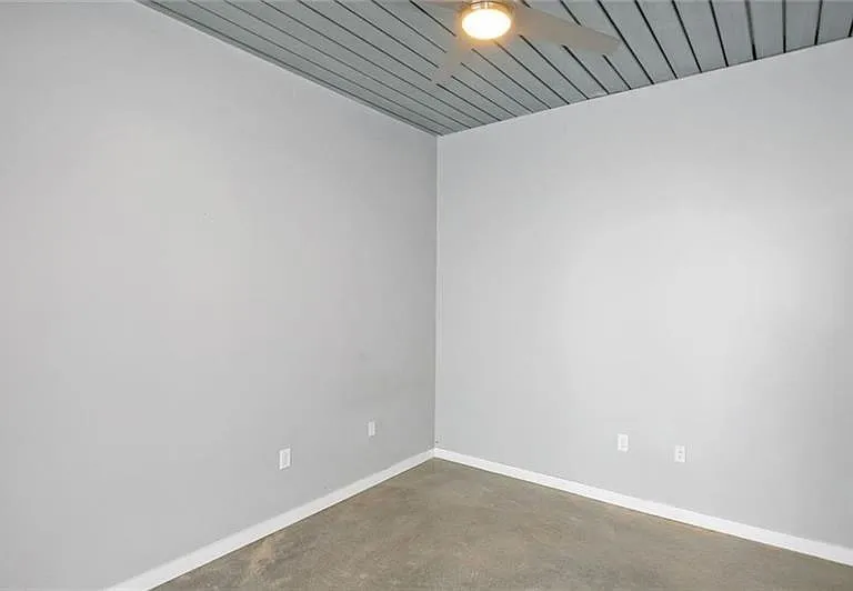 620 Glen Iris Dr NE #325 — Photo 15