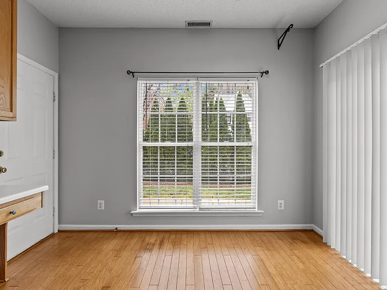 5316 Corinthian Way — Photo 15