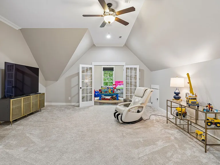 8231 Glover Dr — Photo 36