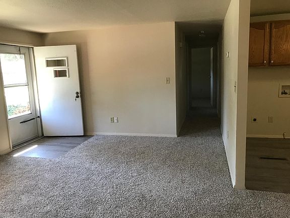 4th image of 4761 Joyce Dr