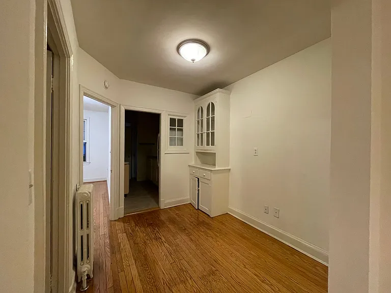 4021 Davis Pl NW — Photo 9