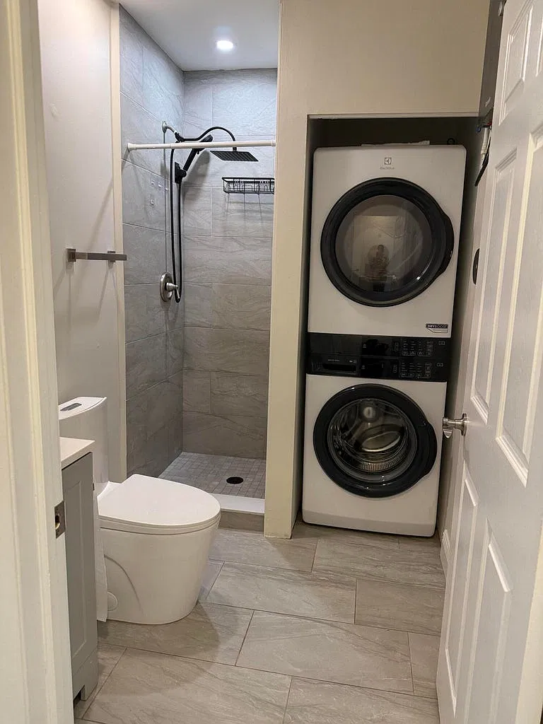 3 bed, 2.0 bath, 1132 sqft, $3,500 — Photo 4