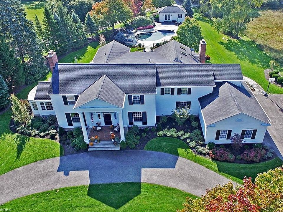 1st image of 60 Farmcote Dr